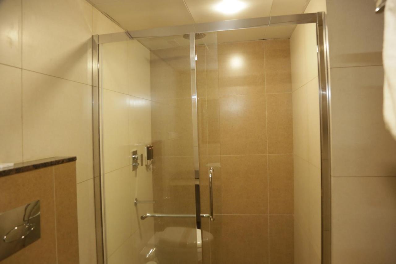 Esquina Residency Hotel Kochi ภายนอก รูปภาพ