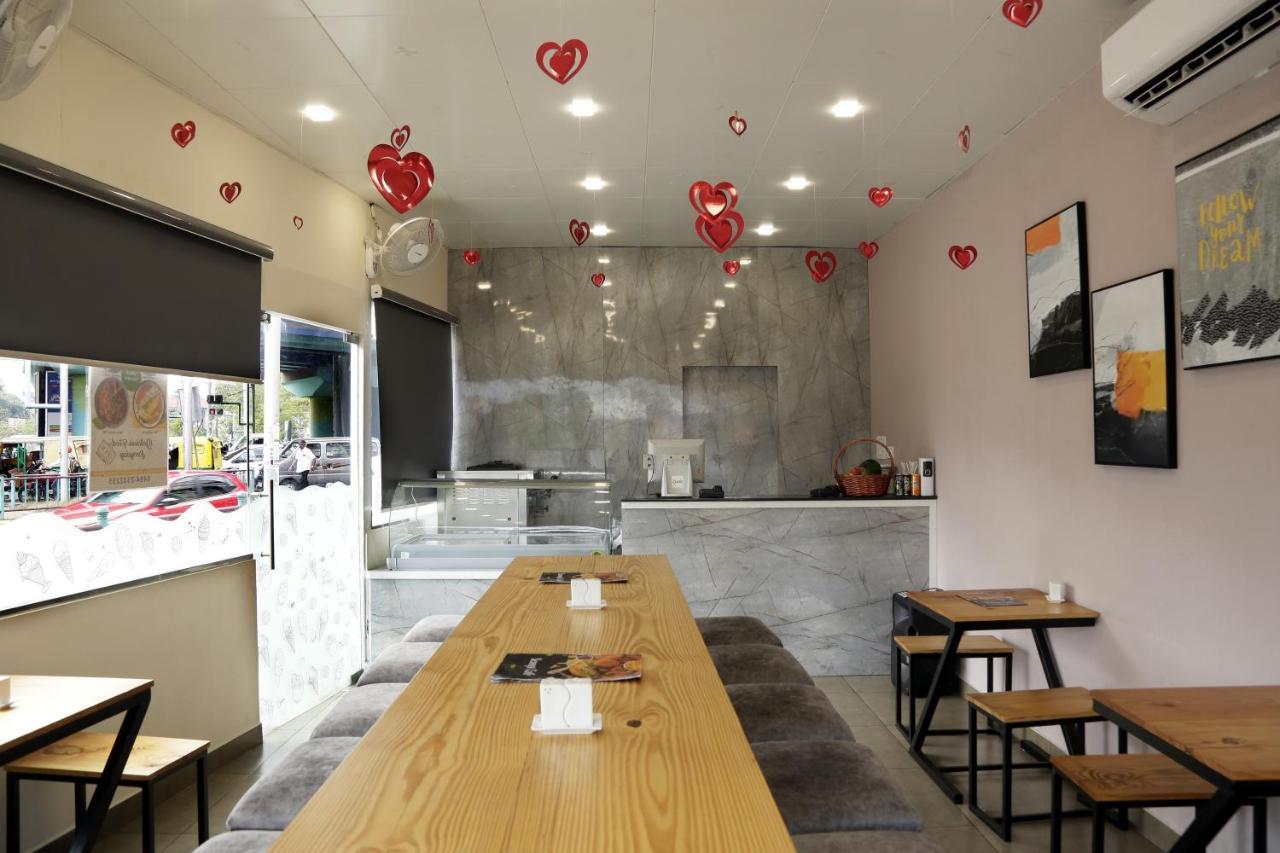 Esquina Residency Hotel Kochi ภายนอก รูปภาพ